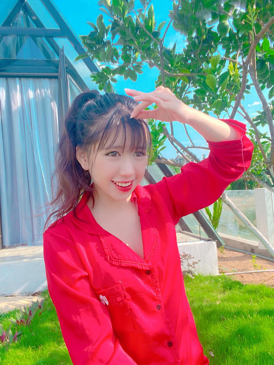 phuongankne's tweet photo. Hãy yêu một cô gái có bàn tay nhỏ
Bởi tay cô ấy nắm gì cũng thấy to https://t.co/H5K431iVzw