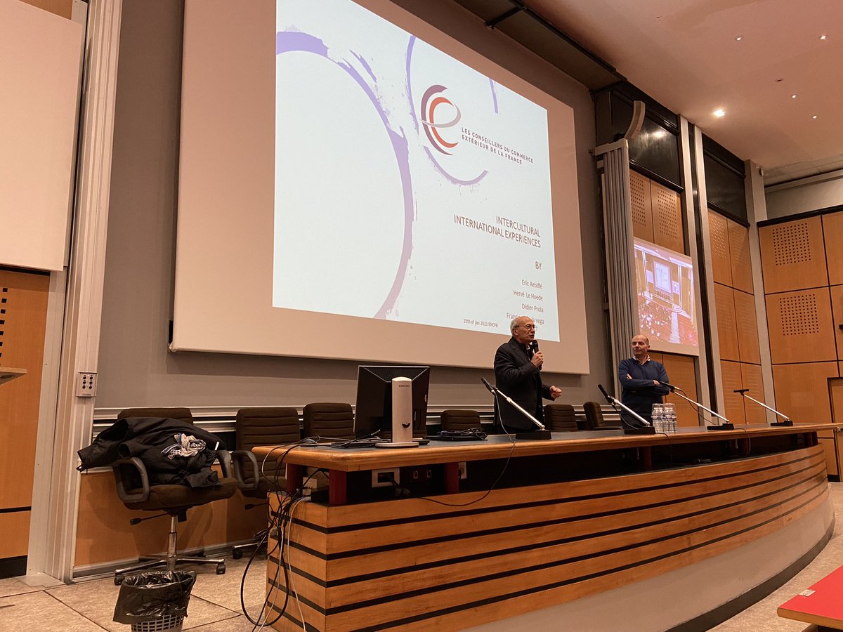 VBergeron9's tweet photo. Rencontre entre les conseillers au commerce extérieur français et les élèves @ENCPB Lycée Pierre-Gilles de Gennes à Paris #inclusion  #jeunes #entreprises #VIE #recrutement #international @SanofiFR @lorealparisfr https://t.co/rZnyt6Rcnx