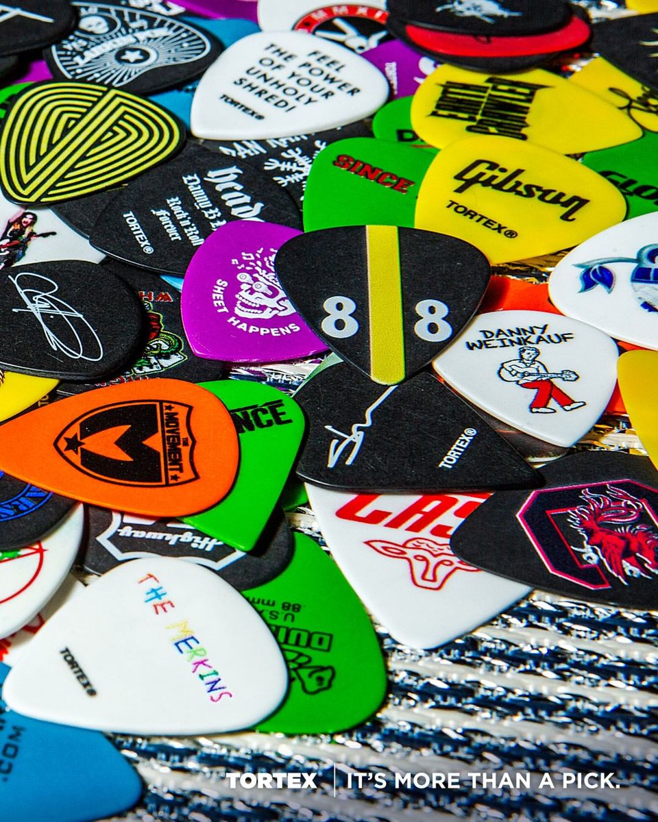 JimDunlopJP's tweet photo. Tortexピックは非常にたくさんの形状とゲージがあり、多くのミュージシャンに愛用されています。
あなたが初めて知ったTortexピックを使用するアーティストは誰ですか?
•
#tortex #dunloppicks #guitarpicks #builtinthebay #performanceiseverywhere #performanceiseverything #jimdunlop https://t.co/zhCtrsHBXh