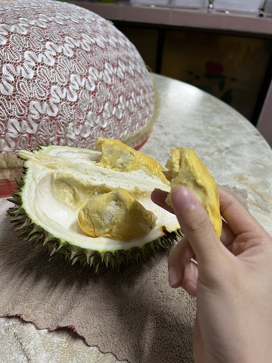 Fresh durian dari kebon sendiri di Johor🤟🤟