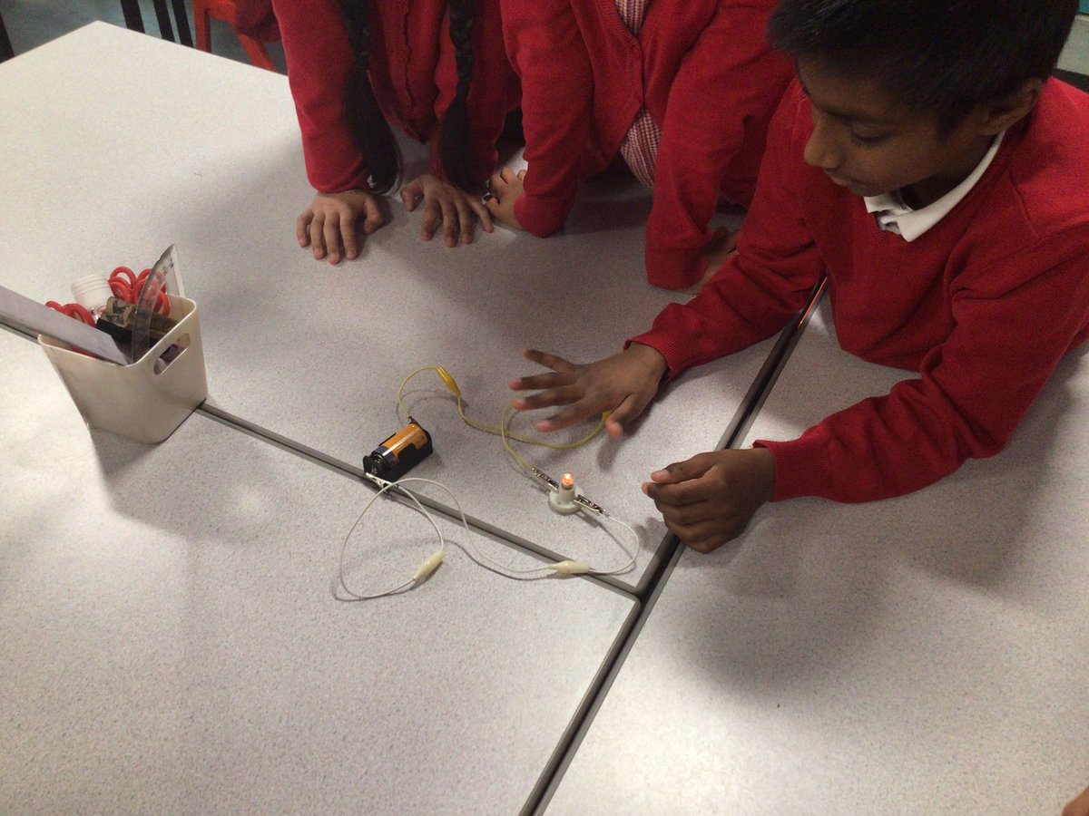 I love teaching science 🧪 Today we were making complete electrical circuits with buzzers, bulbs and switches. #theyarethefuture @kestrelmead