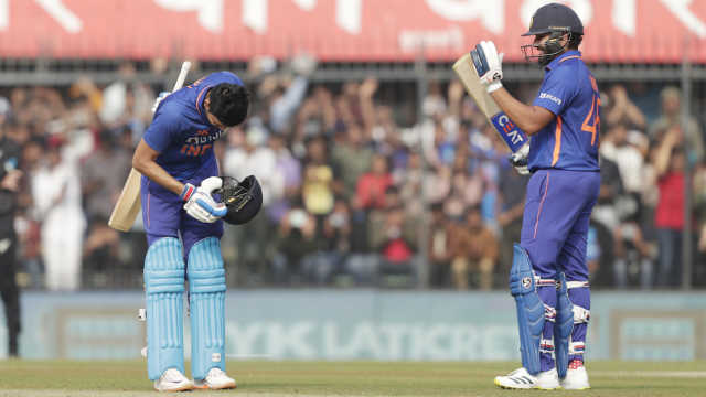 IshtiyaqChoudh2's tweet photo. Rohit:'Gill has great maturity,the way he approaches the game' https://t.co/bQ5PVjslgD