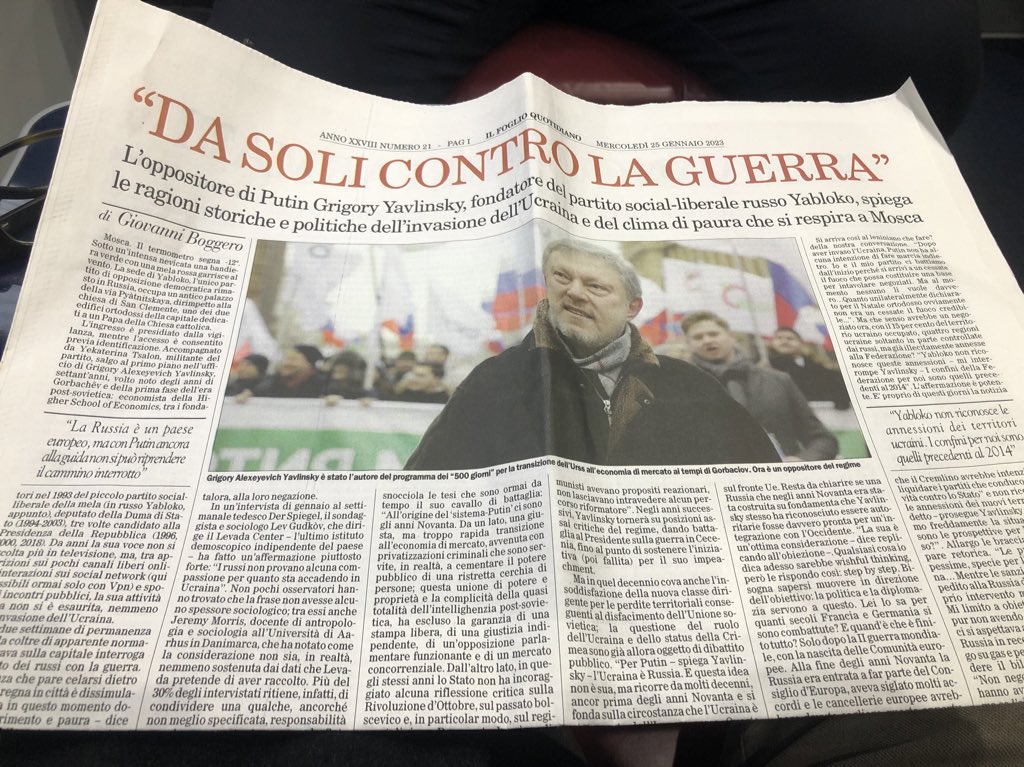 g_boggero's tweet photo. Oggi @ilfoglio_it dedica una paginata alla mia conversazione nella sede moscovita di @yabloko con @yavlinsky, proprio all’indomani delle dichiarazioni di Medvedev sulla necessità di sciogliere i partiti che conducono “attività contro lo Stato”. https://t.co/JEMgjOgsyW