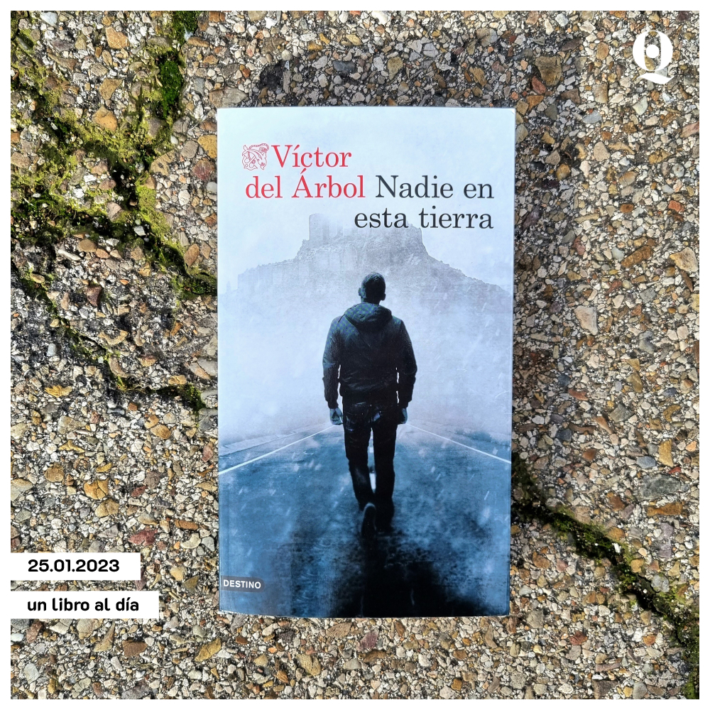 Leer a <a href="/Victordelarbol/">Victor del Arbol</a> es como caminar por una senda de niebla. Desde las primeras páginas sentimos el frío y una sensación de extrañeza e inquietud.

'Nadie en esta tierra' (@eddestino) es su nueva novela 👉 atres.red/esfz72