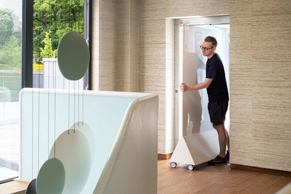 Logovisual's tweet photo. ThinkingWall Freestander fits into a lift - so you can move it to exactly where you need it! A compact freestanding whiteboard on wheels, it's perfect for quick stand up meetings and team briefs #wednesdaywin #whiteboard #mobilefurniture #officedesign #officegoals #thinkingwall https://t.co/UI7wx6jCVj