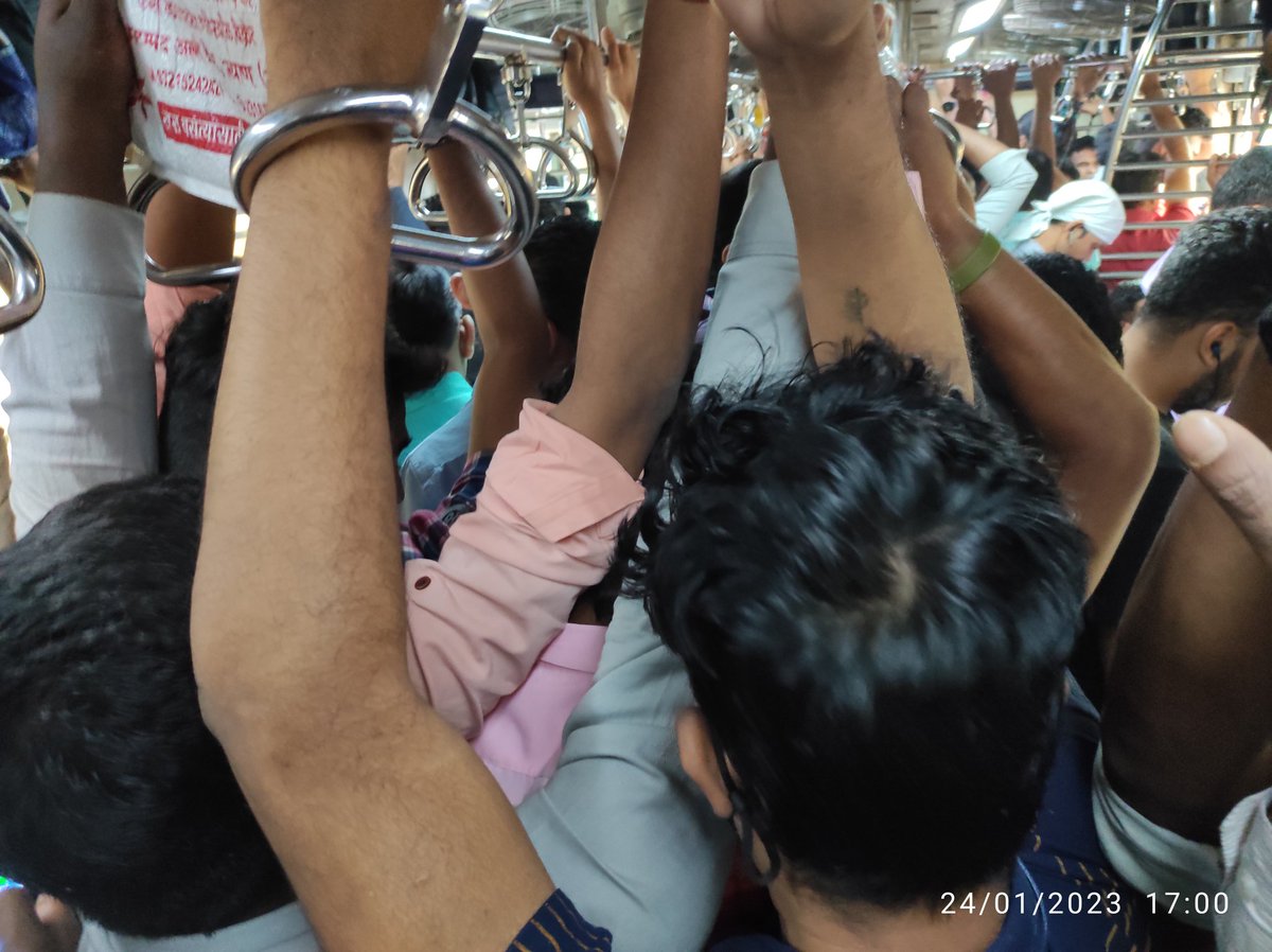 meet_abhijit's tweet photo. @DombivliCentYT 4.54pm #Karjat F local yesterday from #Ghatkopar at 5pm!
Crossed #Ambernath at 5.48pm. But still same rush!
And at #Badlapur gets emptied at 5.56pm..means only sitting public.
And I came completely with standing from Ghatkopar to Badlapur.. Daily usual story...
#MetroLine14 https://t.co/AFSoyvwb98