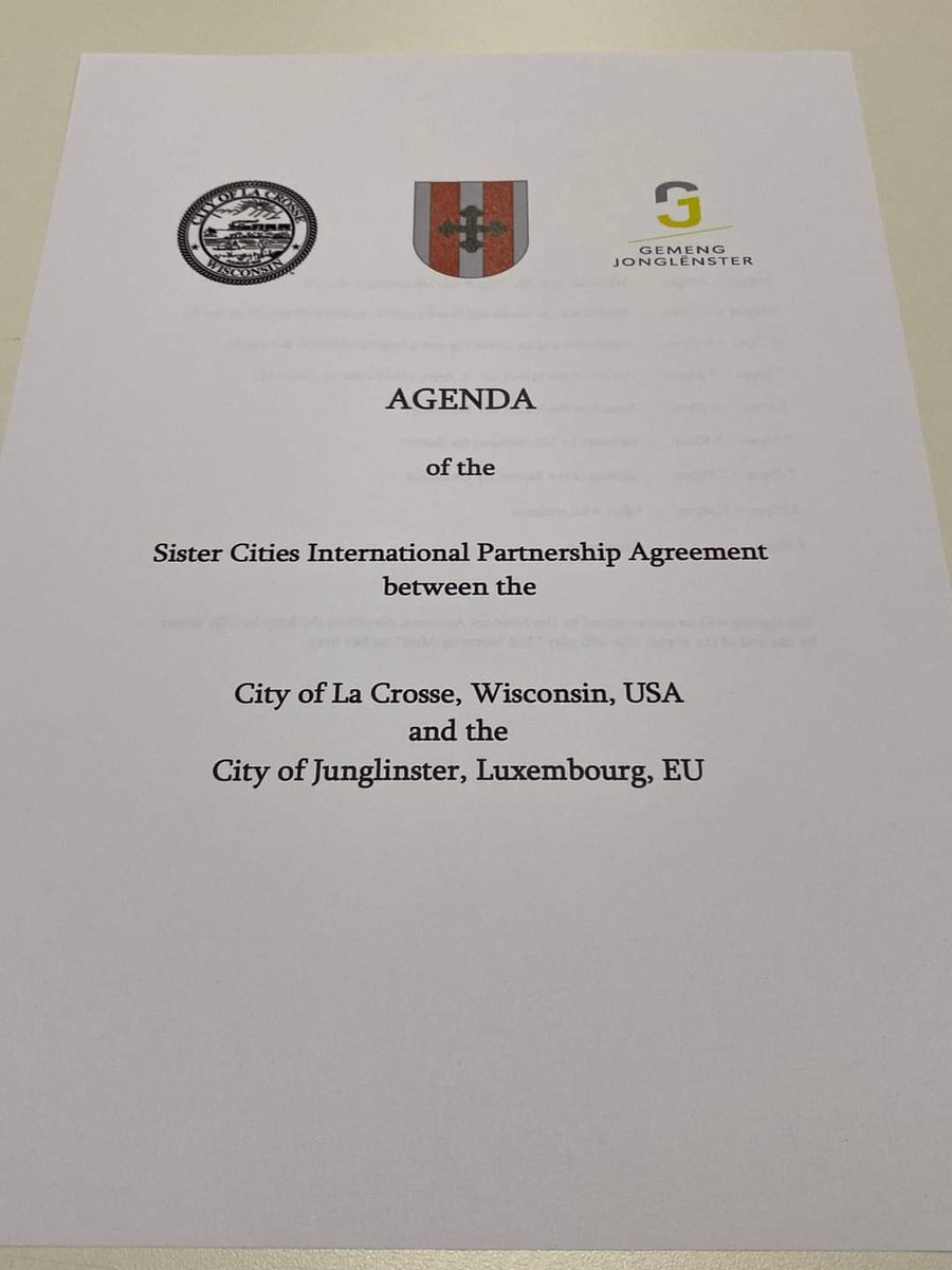 lenster_lycee's tweet photo. On 18/1/23 #Junglinster and La Crosse ( Wisconsin/USA) signed their Sister City document. It allows the 2 towns to come closer together by bringing together associations from both towns, promoting education.
https://t.co/u20JmiTdUi
https://t.co/56d7HJaWdR
#llis @USEmbLuxembourg https://t.co/zHRFR4cuat