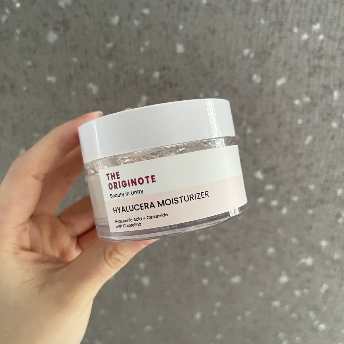 Akhirnya skincare yang aku tunggu-tunggu sampai juga, so excited! 🥺

The Originote Hyalucera Moisturizer ✨

Ini banyak yang udah pakai ya, soalnya reviewnya seliweran di timeline, pantesan aja karna harga-nya super affordable &amp; adem banget pakainya 👀

A short-review thread ⬇️