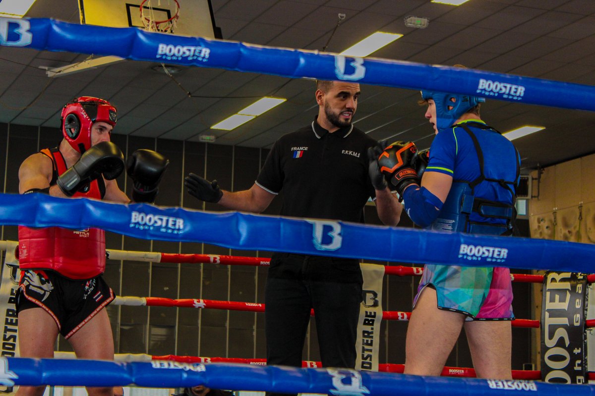 ffkmda's tweet photo. 📸 Retour en images sur les Championnats de France universitaires qui se sont déroulés à @VilledeTroyes les 21 et 22 janvier dernier.
Retrouvez les résultats de la compétition juste ici 👉 https://t.co/Sn9KaWoXTs
@sup_recherche @FFSportU #FFKMDA #Kickboxing #Muaythai https://t.co/34AgVKVEOW