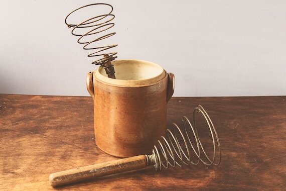 ChoseFrancaise's tweet image. New item in our shop 👉 Rustic Vintage French Spring Wire Hand Whisk by UneChoseFrancaise
etsy.me/36qg4UU

#vintagefrenchaesthetic
#vintagefrenchdecor
#vintagefrenchkitchen
#pinteresthome
#farmhousedecor
#frenchcountry
#vintagefrench