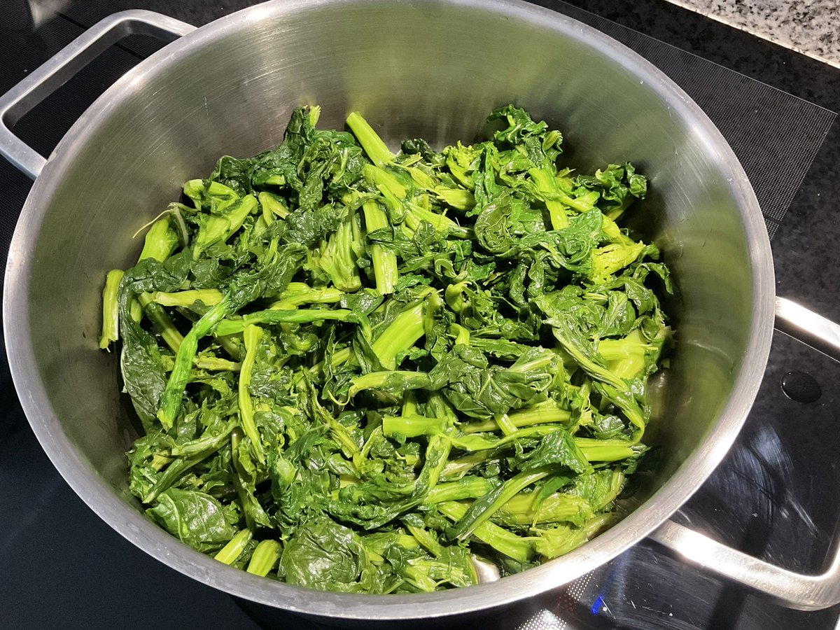 AdrianJMcManus's tweet photo. Caldo galego time again. #grelos #turniptops harvested just before the year’s end and frozen in 1kg packs. We have two freezer draws full of #grelos for the impending Apocalypse. https://t.co/7QY4UtJGFj