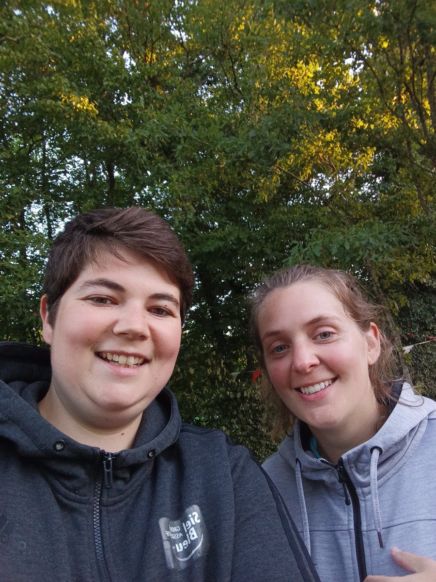 assosielbleu's tweet photo. Les inscriptions pour nos séjours adaptés (#Cancer, #postcancer, #avc ou #Parkinson) sont ouvertes ! 🤩 Mais comment s'inscrire ? Nos Incroyables Sielbleusiennes Julie et @PeronPerrine vous expliquent tout ! 👇 https://t.co/oJTTnWKilu https://t.co/ugclAnY3CE