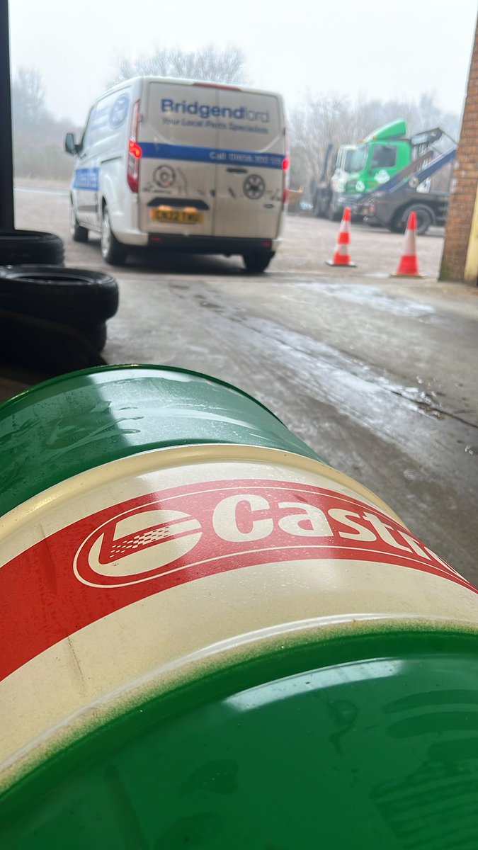 Rent_a_tech's tweet photo. Yet another great delivery of @Castrol oil only the best for our customers https://t.co/ZmUgDDVx9g