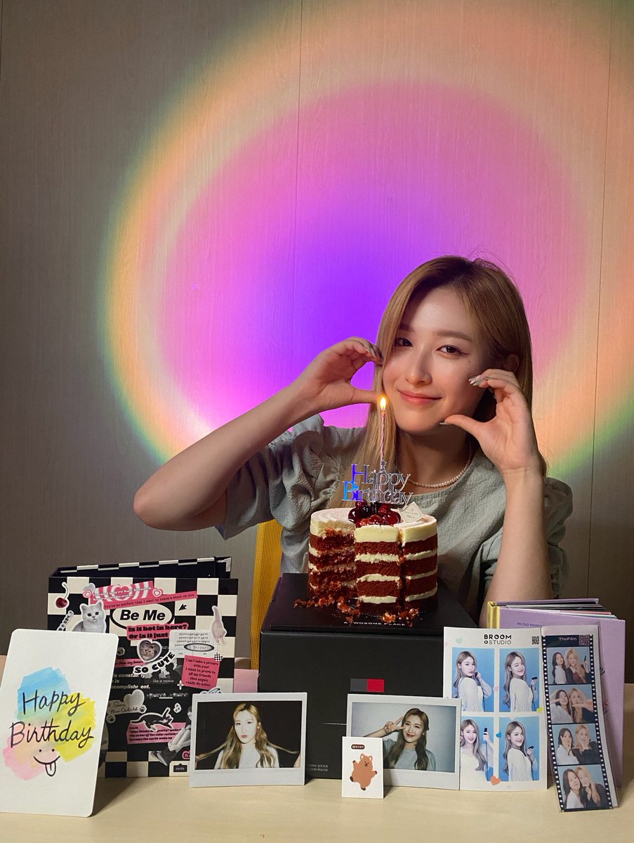SKYLE_FLY's tweet photo. [#우정]

Un feliz cumpleaños con Castle todo el día.💗  muchas gracias, os amo ✨✨✨

#SKYLE #스카이리 
#UJEONG https://t.co/H1bMbvtBQ4