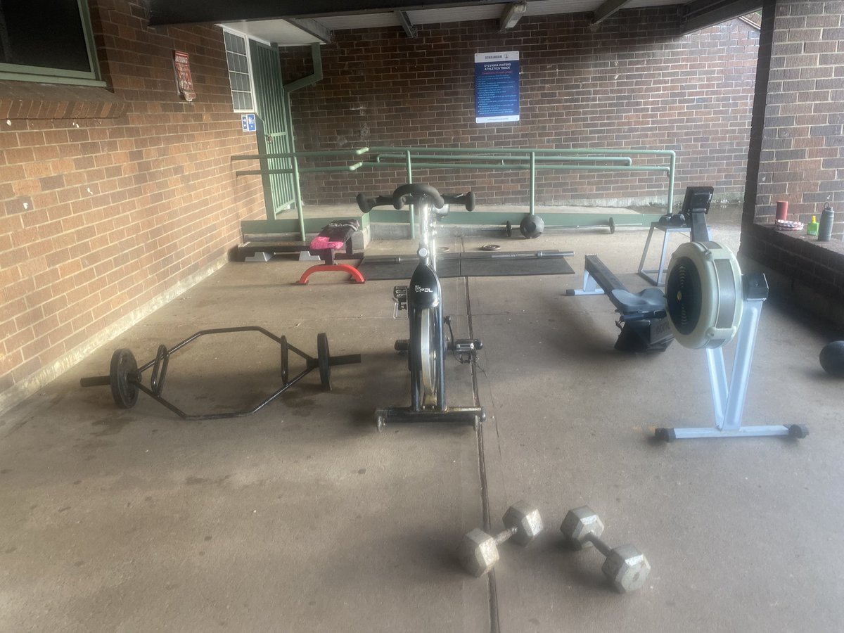 ChrisDiener9's tweet photo. 40 day self challenge
4x4x4
Day 10 ✔️
#eatwellsleepwell #changinghabits #headhealth #letsgetfairdinkum
#mentalhealth #endorphins #healthishappiness #happyplace #fitness #health #rehab #teamtraining #personaltrainer #pt #personaltraining #sutherlandshire #wholebodyexperience https://t.co/RbpwmKsC0m