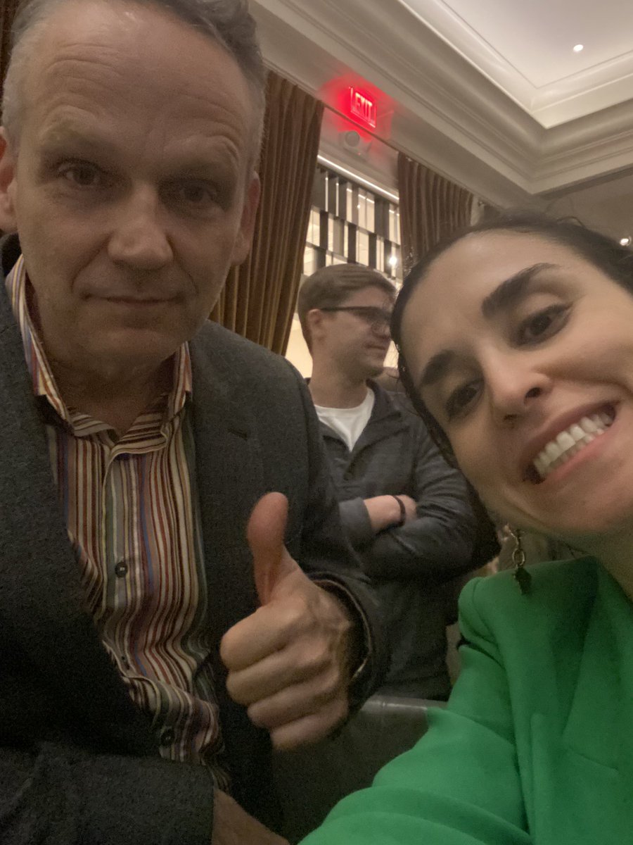 DrSibaHaykal's tweet photo. Fantastic #ASRM meeting. Hanging out with some old friends and making new ones. #womeninplasticsurgery #americansociety #reconstructivemicrosurgery #breast #headandneck #VCA #oncology #lymphedema @asrm_micro @UofTPRS @DukeSurgery @Dr_Kristen @UHN_Surgery https://t.co/ZQ9y6q5f7e