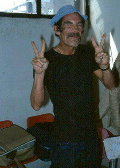 FnTEWqlXwAATRp8?format=png&name=small