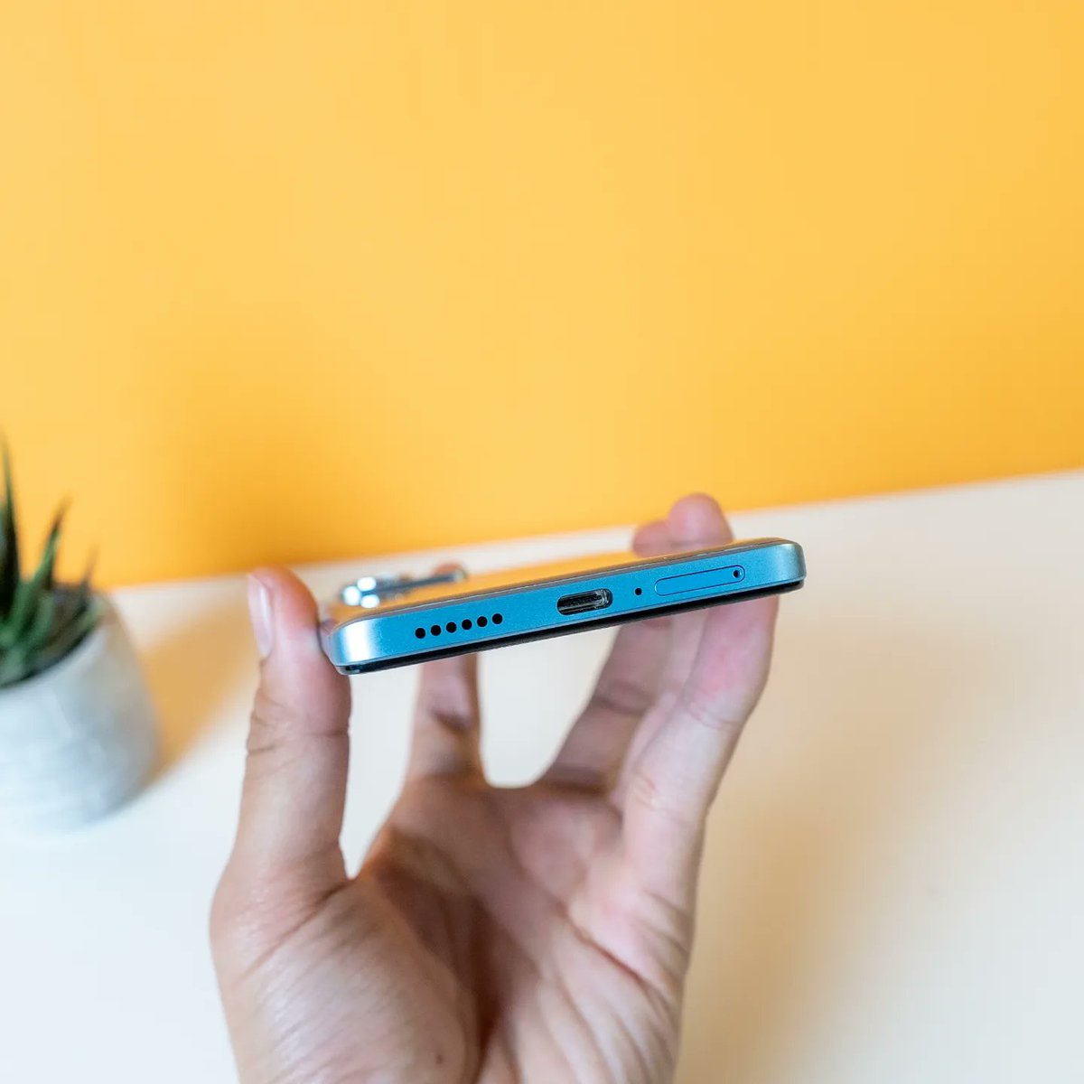 techbharatco's tweet image. First look of Redmi Note 12 Pro+ 5G 
@RedmiIndia
#redmi #RedmiNote12ProPlus #redminote12proseries #Andriod #camera #200mp #supernote #redminote #5G