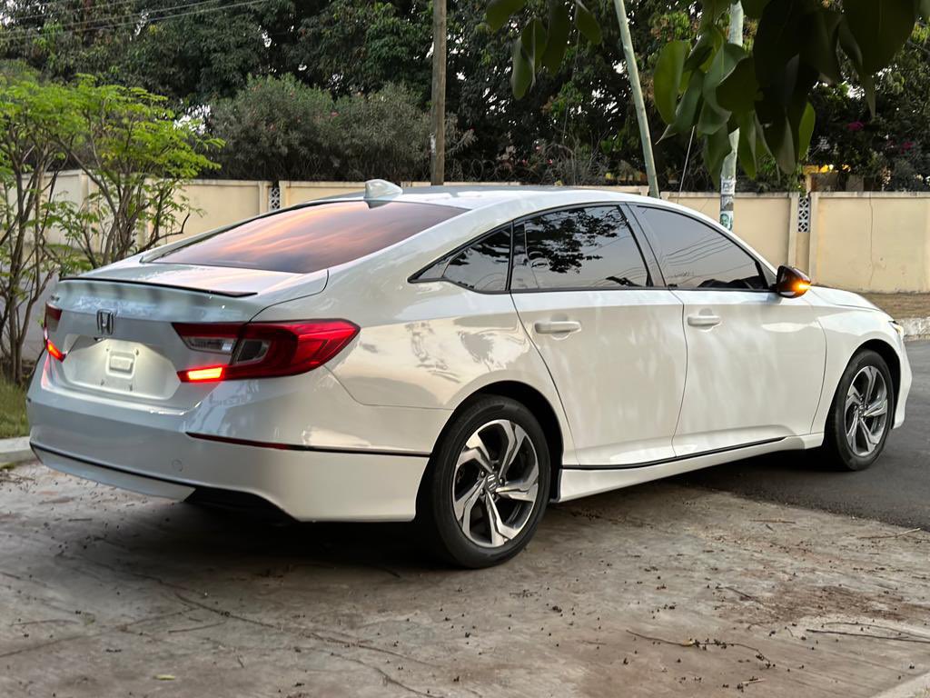 BrahKhay_'s tweet photo. 2018 Honda Accord E-XL | Fully Loaded

Condition:
Foreign Used
Drive: Automatic
Body type: Sedan
Fuel: Petrol
Mileage: 39,875
Engine: 1.5L
Price: GH₵250,000

Description:
•Keyless entry &amp; Start,Sun Roof
•Reverse Cam,Alloy rims
•Black Interior,Fog lamps

Pls RT
#YourCarGenk 🚙 https://t.co/NhY8p6qaLE
