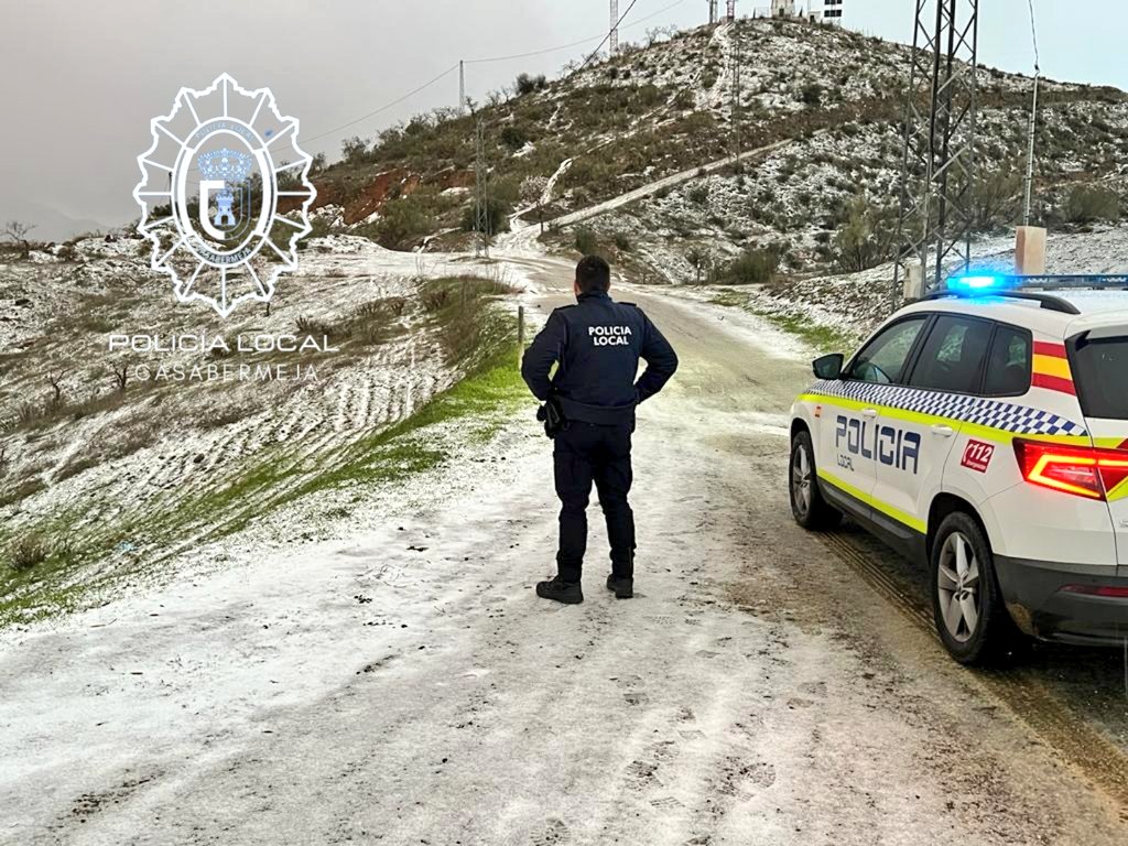 ⚠️ PRECAUCIÓN | Activado hasta el aviso amarillo por #frío en la comarca de #Antequera (#Málaga)

❄️ #Casabermeja con temperaturas de hasta -4 ºC