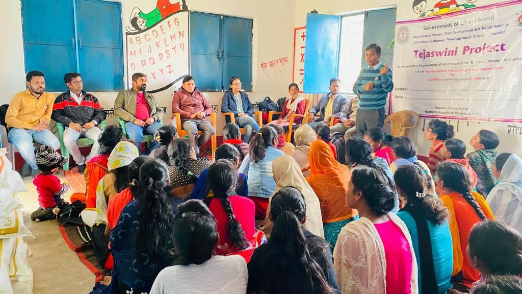 Tejaswini_Jh's tweet photo. 1st Batch of Six Months NIOS cource to Adolescent Girls &amp; Young Women started at Aara Uttari Study Centre of Mandu block. &amp; Sosokala Study Centre of Gola Block Dist - Ramgarh

#RamgarhDistrict
#nioscourse #nonformaleducation #empowermentthrougheducation #AGYW #TejaswiniJharkhand https://t.co/8JPVFP7GaK