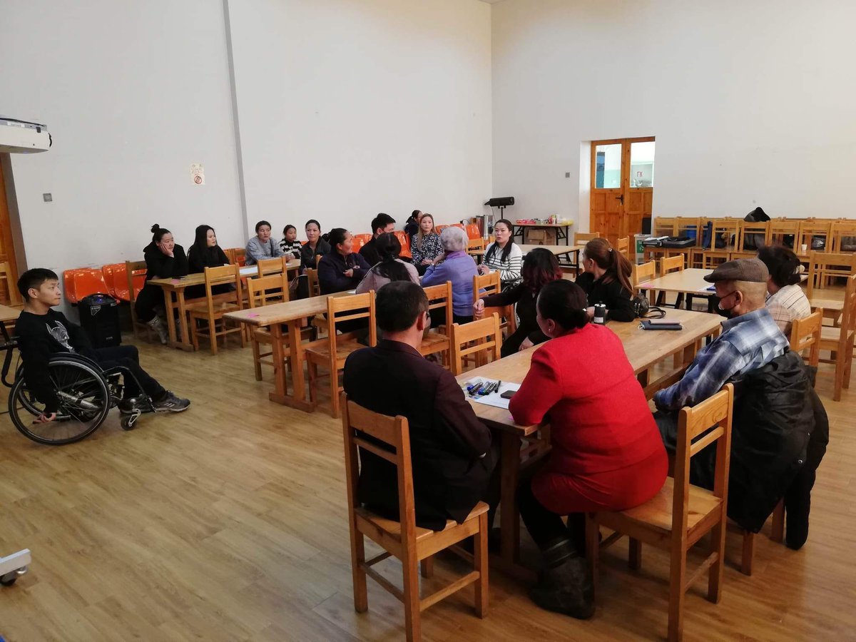 Он гараад манай төвийн %-д төлөвлөсөн олон ажлуудаа эхэллээ. БШУЯ-ны сайдын 2022 оны а/110 тушаалын хэрэгжилтийн хүрээнд 29-р сургуулийн багш, ажилчид, эцэг эхчүүдэд DET буюу Хөгжлийн бэрхшээл ба тэгш байдлын тухай ойлголтыг амжилттай зохион байгуулж дууслаа.