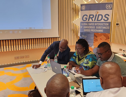 B_uAmari's tweet photo. Atelier et échanges entre pairs sur les Nouvelles Substances Psychotropes au🇳🇪 .
Exercices de groupe et restitution sur l’utilisation de IONICS au menu du Jour 2.
🙏🇺🇸 pour son soutien a @INCB_GRIDS et 🙏a @UNODC_Nigeria #OCWAR-T #NPS
@INCB_OPIOIDS @INCB_ION @INCB_PPP https://t.co/z057BUROAf