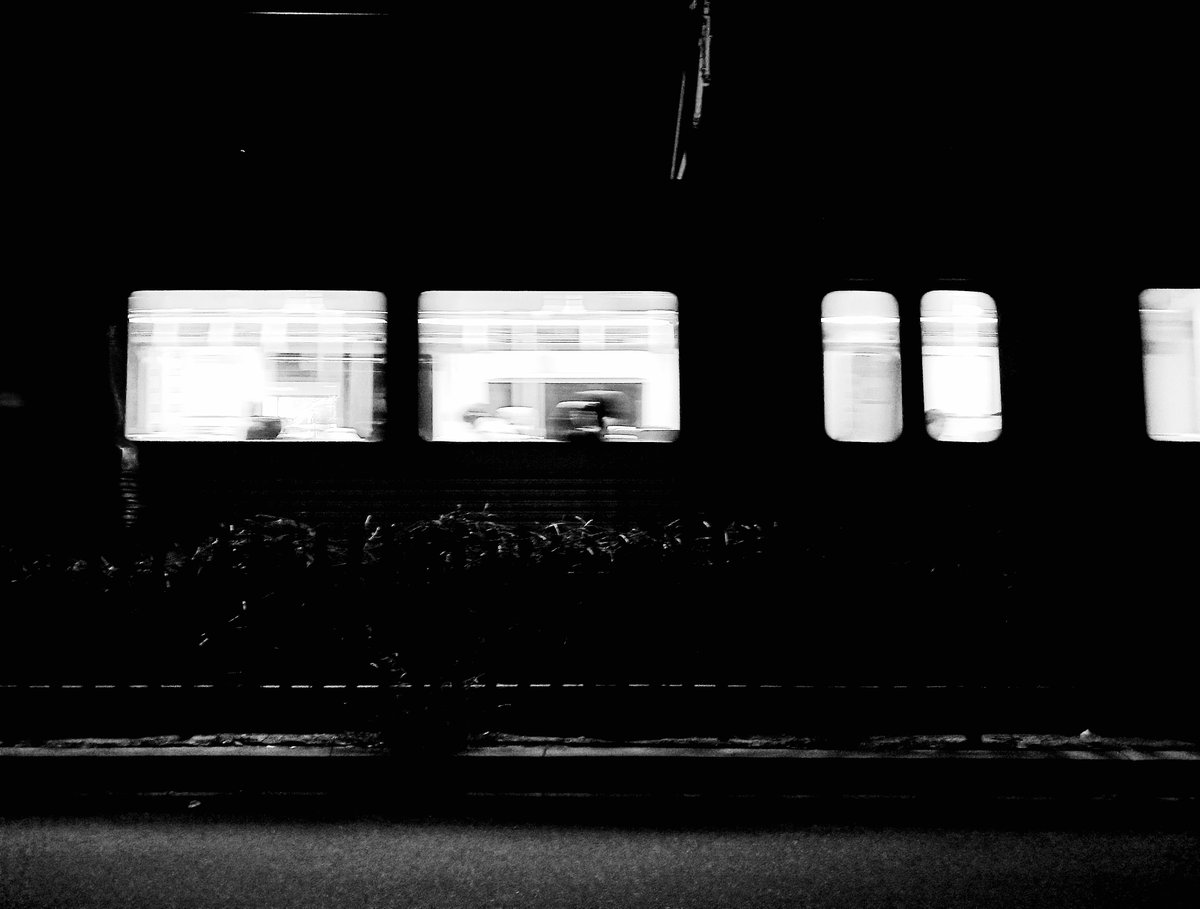 LesLeMonAuthor's tweet photo. Faces on Trains - 01.24.2023
    On trains and buses threading through neighborhoods...that's where Los Angeles meets itself.
    #bnw #bnwphotography #losangeles #rail #LLine #GoldLine #transit @metrolosangeles #cityscape 🖤 https://t.co/hrDmHlHOuB