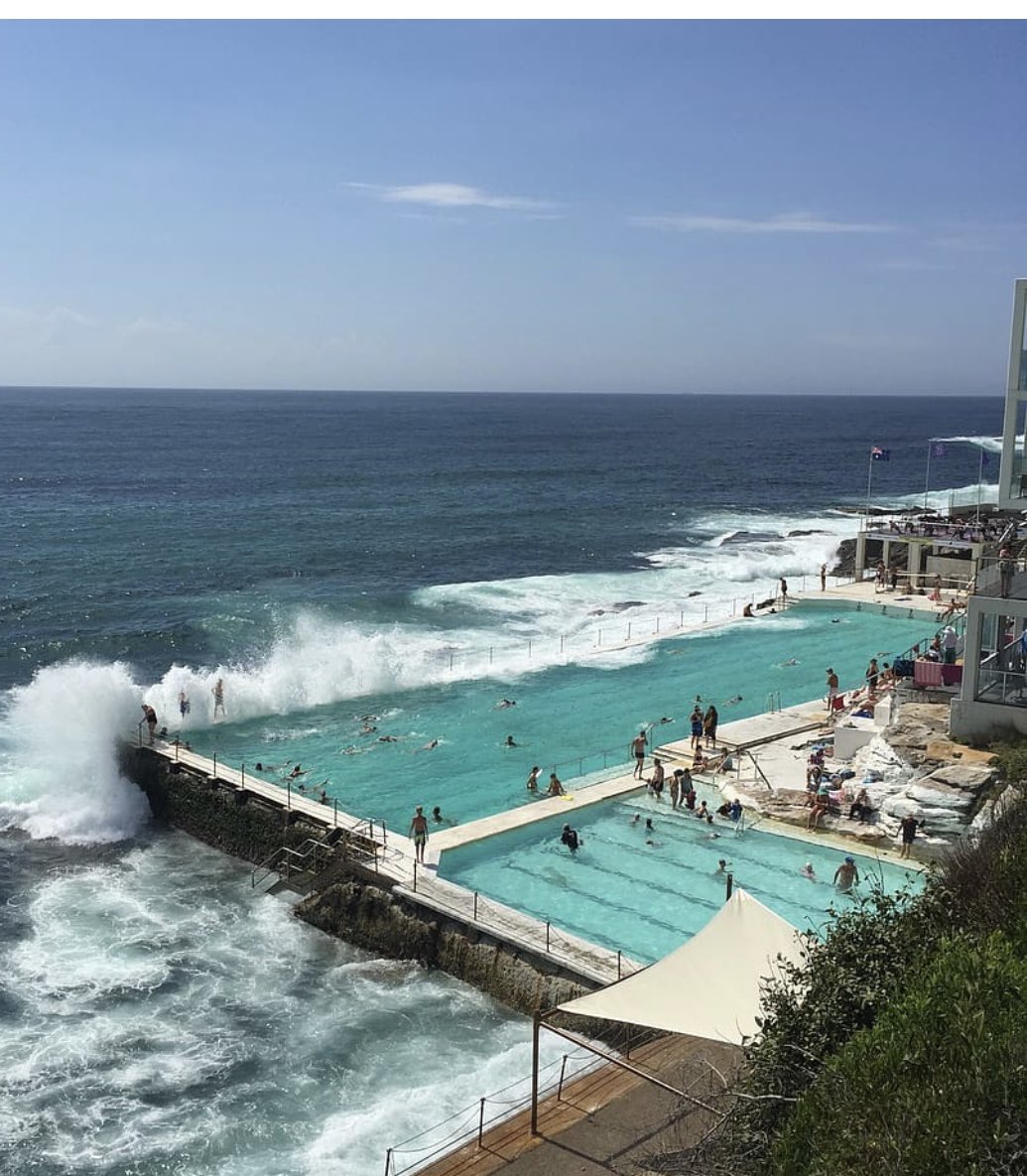 RaphaelSchwart's tweet photo. Big waves at Bondi icebergs today. Hoping not too many animals are being caught in these aggresive wave breaks #MarEnvS20 #Bondi https://t.co/dFKk0NFkfV