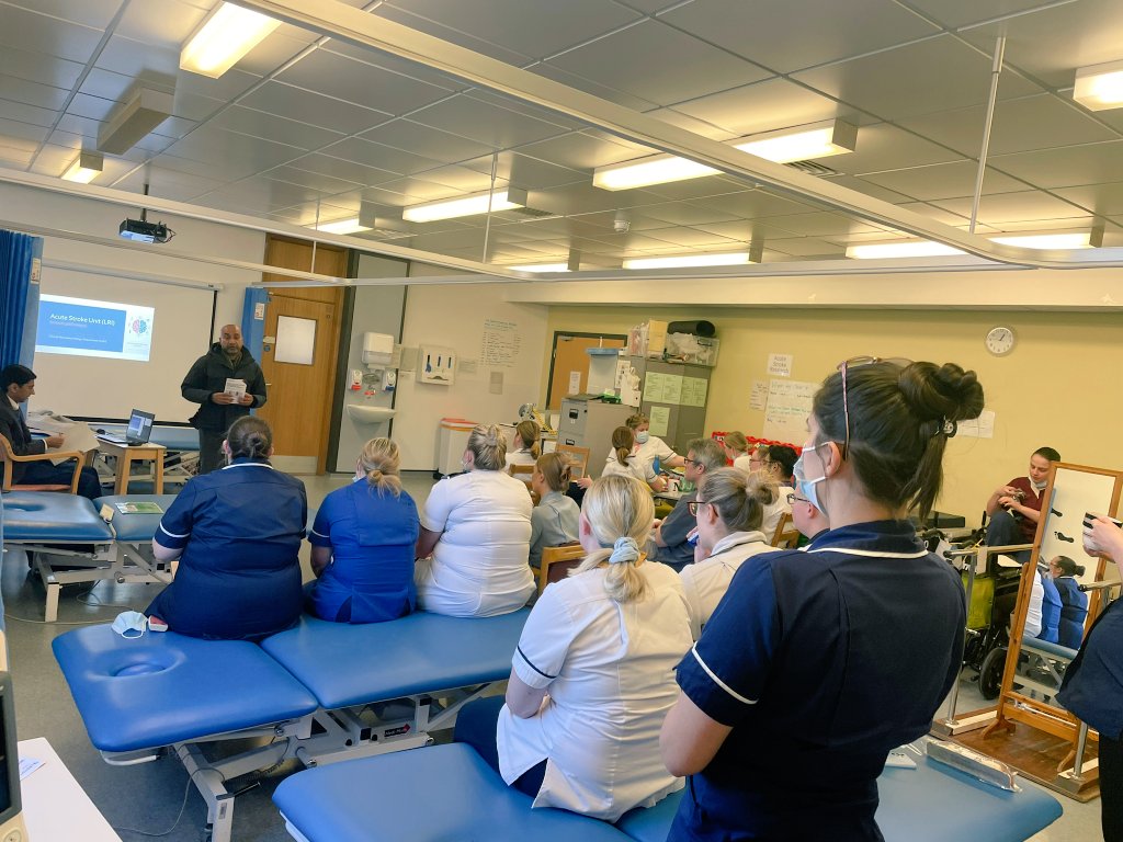 AcuteUhl's tweet photo. Stroke MDT Teaching Tuesday!
Another amazing session... this time provided by the neuropshycology team on mood/depression post-stroke.
#StrokeMDT #TeachingTuesday #StrokeGoals #StrokeCare https://t.co/IeOnz021dl