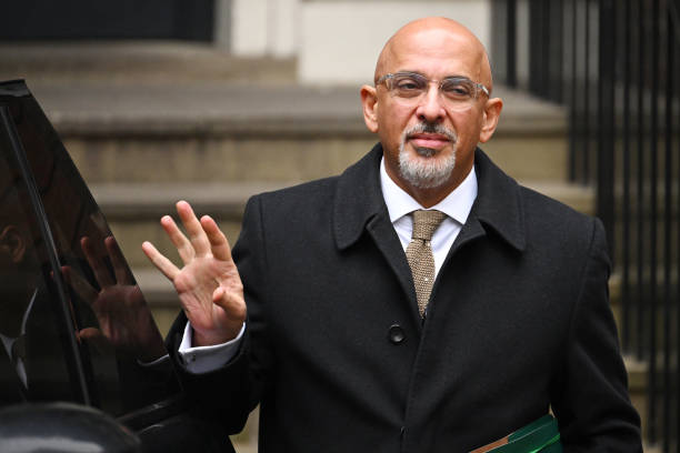 thedoghooded's tweet image. Will Zahawi Stay or go.
If he goes there could be trouble,
If he stays it could be double,
So come on Sunak, let us know,
will he stay or will he go.