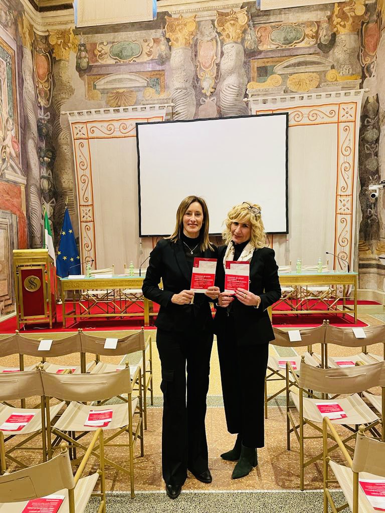 peano71's tweet photo. In Senato oggi abbiamo sottoscritto un decalogo realizzato attraverso il dialogo con le reti oncologiche, il mondo accademico e le #associazionidipazienti 
Un documento che ha trovato il pieno consenso di tutti i players sanitari. @s_brusaferro @szampa56 @raffaeledonini https://t.co/B8V7GaEREG