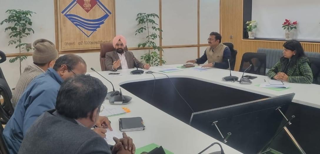 NewsReporterNe1's tweet photo. मुख्य सचिव डॉ. एस.एस. संधु ने सचिवालय में पिरूल के निस्तारण व अन्य उपयोगों के सम्बन्ध में अधिकारियों के साथ बैठक की।
.
https://t.co/fo1iu6N5Ev
.
#ChiefSecretarySandhu #secretariat #latestnews #newsupdate #uttarakhandnews #tajakhber #Pirul #newsreporternetwork https://t.co/lnN0KawHh8