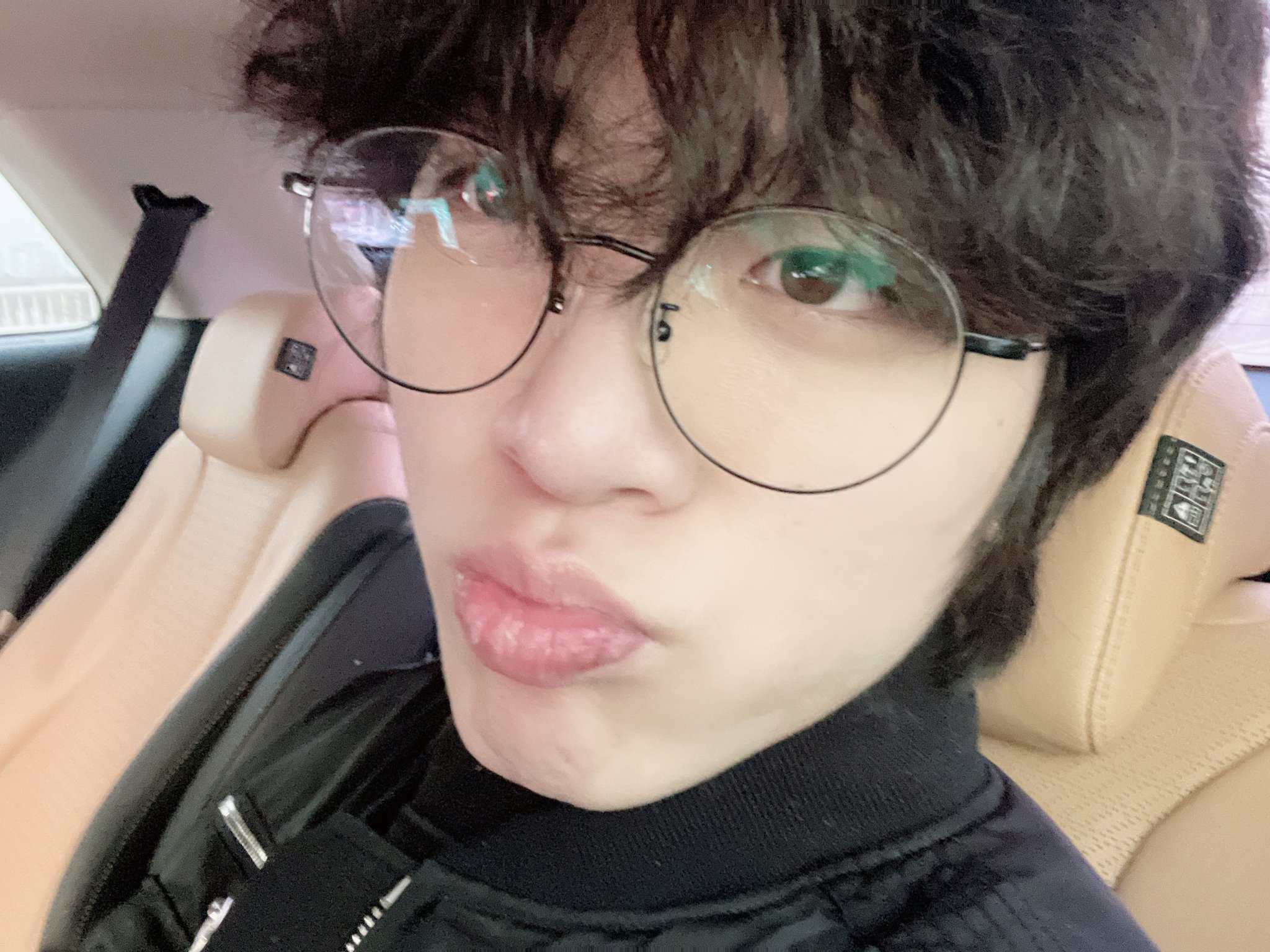 FnTLOUjaMAAFEZ_?format=jpg&name=large