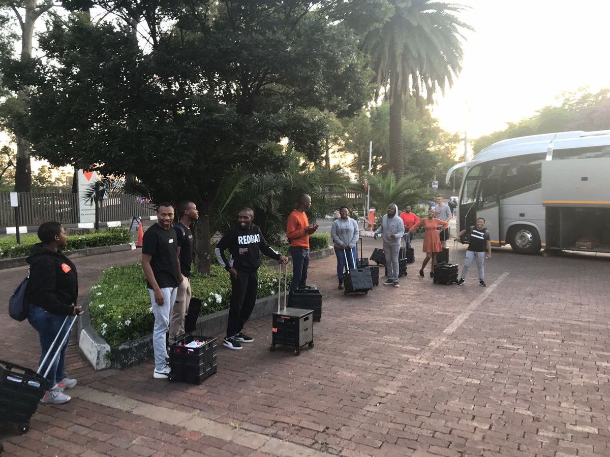 AccountancyUJ on Twitter "👆UJ alumni on the bus this morning to write