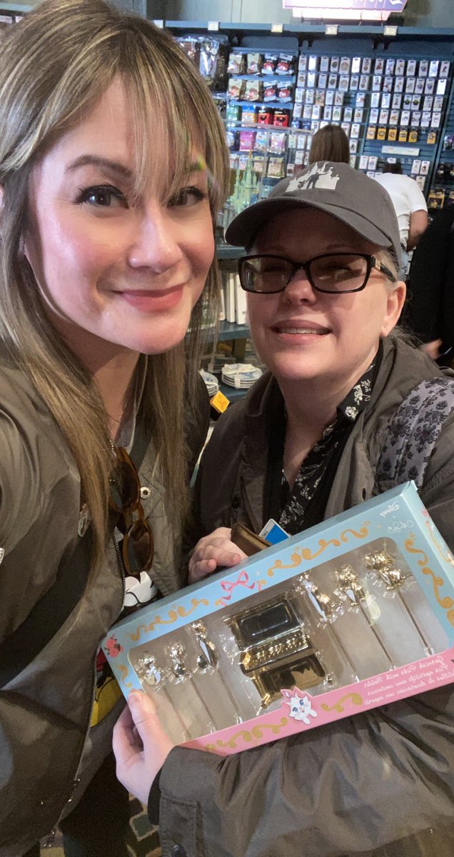 Happy Birthday Kim! Thank you for inviting me to the cast preview of Mickey &amp; Minnie’s Runaway Railway!