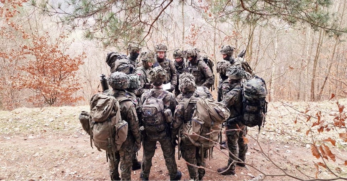 12Dywizja's tweet image. #szkolenie #1Lbz #7BOW #Dwunastka #KtoJakNieMy #WojskoPolskie 🇵🇱

📸:1Lbz