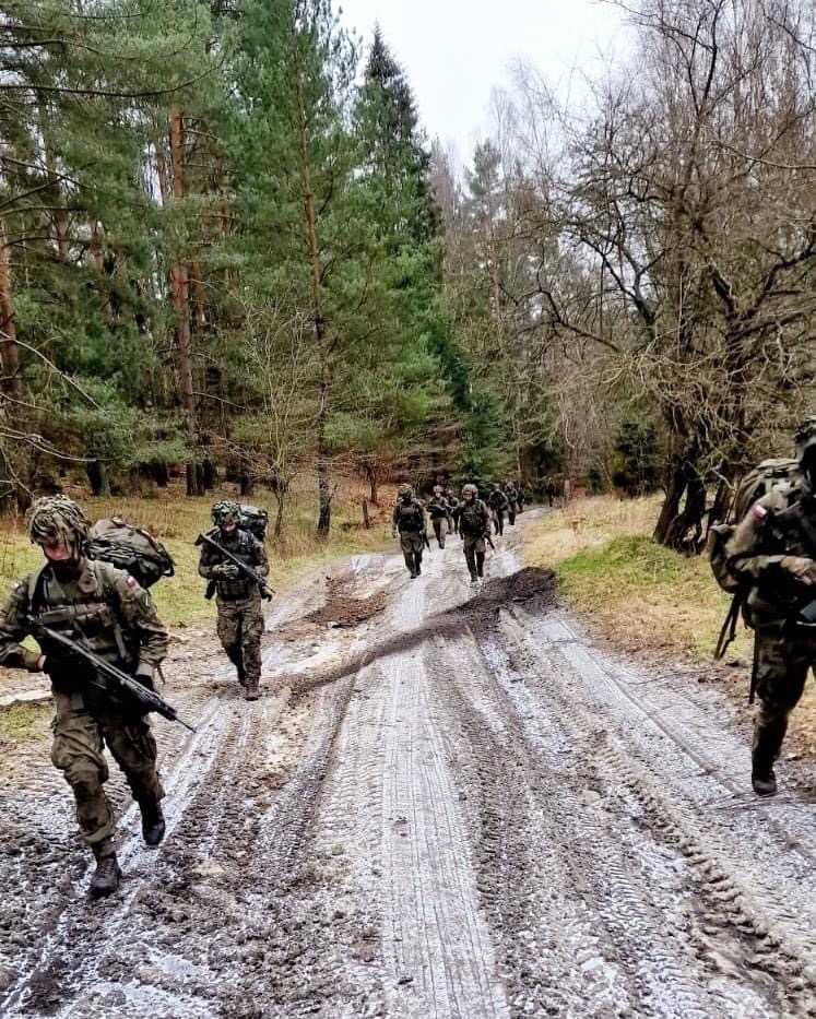 12Dywizja's tweet image. #szkolenie #1Lbz #7BOW #Dwunastka #KtoJakNieMy #WojskoPolskie 🇵🇱

📸:1Lbz