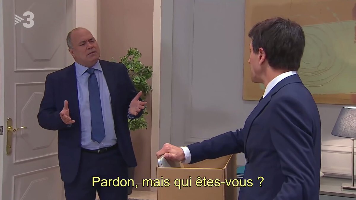 ZaouiFarah's tweet photo. Les français à chaque fois que Brigitte Macron s'exprime sur un sujet alors qu'elle n'a aucun mandat  : https://t.co/nfyrYvH6yZ