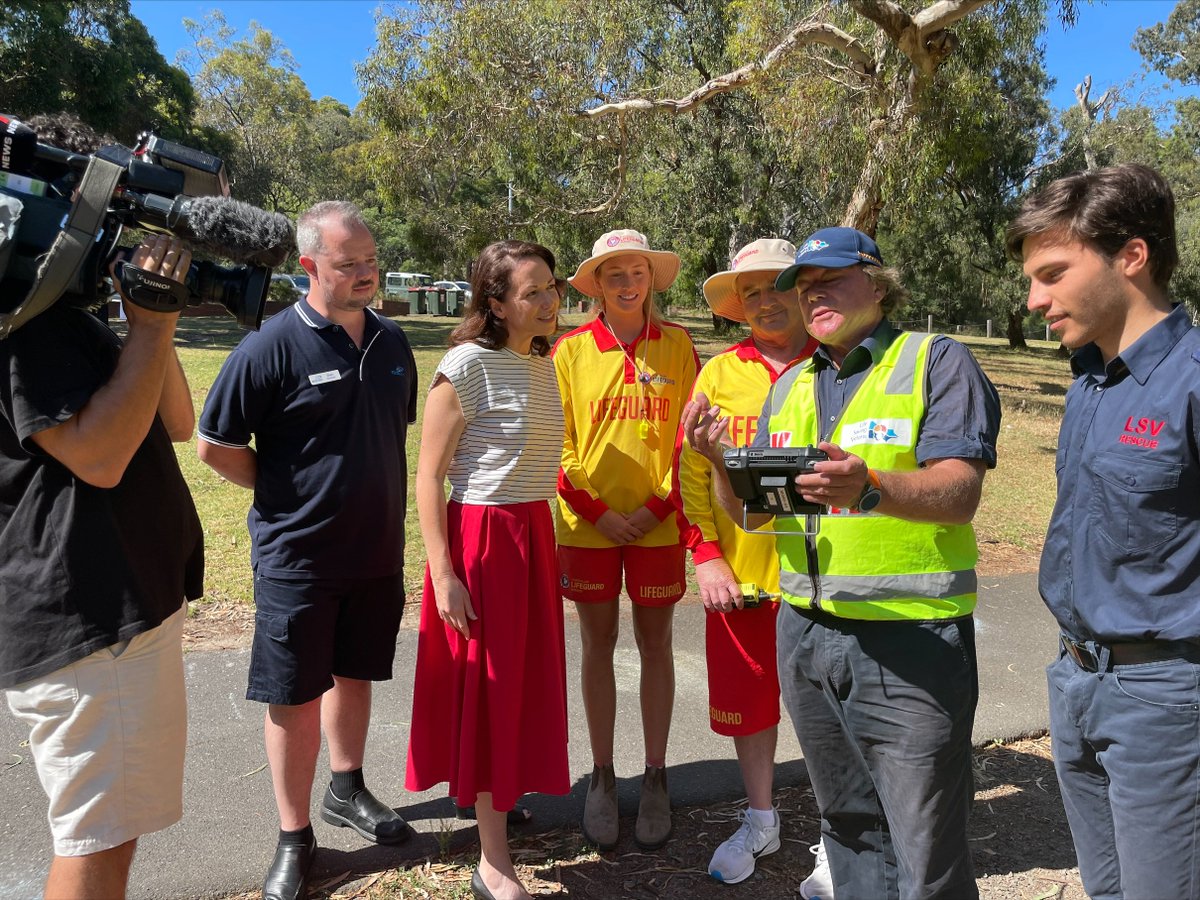 Victorians are urged to stay safe around waterways this unofficial long weekend - Communications Officer Dan will be depolyed to @LifeSavingVic's Port Melbourne Communications Centre to provide real time incident intelligence to LSV patrols across Victoria premier.vic.gov.au/lifesavers-pat…