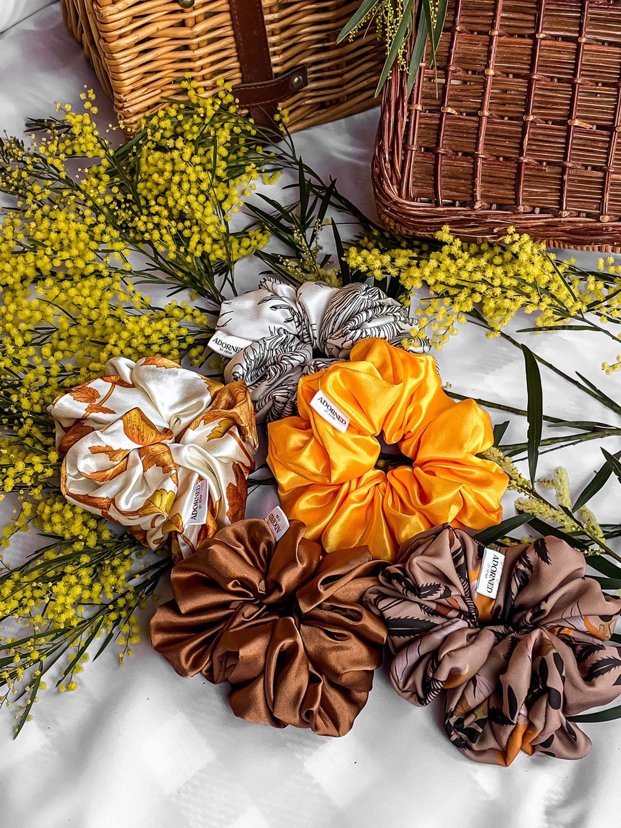 xoxena_'s tweet photo. Hello friends, I have a scrunchie business that just launched Valentines and mini scrunchies. Would love if you guys can check it out. 

https://t.co/zXRfcJom4a https://t.co/CBEAjrZS97