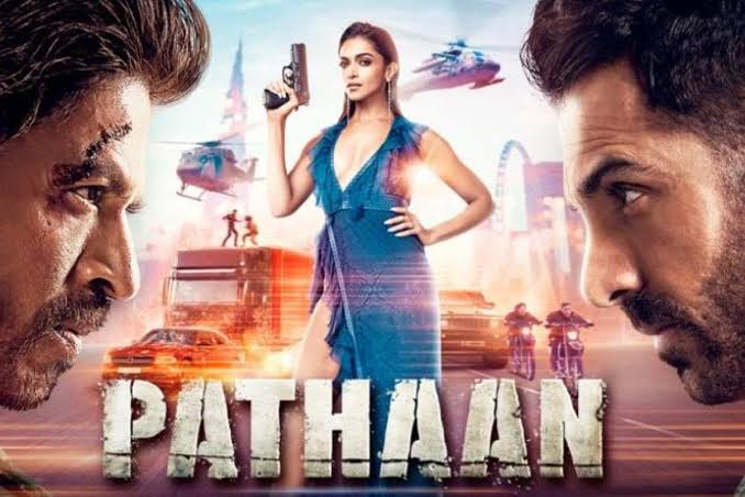satyapalchandra's tweet image. If you're looking for an edge-of-your-seat experience, check out #Pathaan starring @iamsrk! 🔥 From swag to action, SRK delivers his best performance ever - you won't be disappointed! 🤩 #BlockbusterAlert 🤩