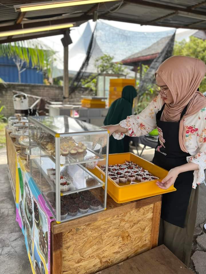 Assalamualaikum premium slice cak jalanan by ienabakery beroperasi pukul 2.30ptg-7mlm

Ahad &amp; isnin tutup

Jemput singgah

JALAN PERAK PERMATANG BERTAM 
location berdekatan simpang 3 jerat kristian nak ke taman fahim