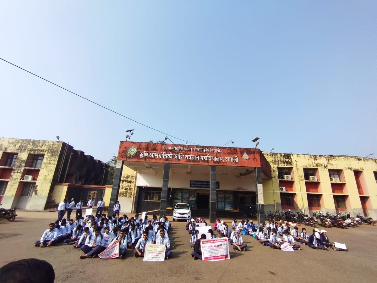 Langotekaka's tweet photo. #JusticeForAgrilEngg
विषय क्लेशदायक आहे कारण शेतकरी पुत्रांचे अधिकारी होण्याचे स्वप्न चिरडली आहेत.आज मोदींपासून सर्वजण कृषी यांत्रिकीकरणाविषयी बोलत असताना कृषी अभियंत्याशिवाय Agri Technologyच्या योजना कशा लागु करणार हे #Mpsc ने सांगावे @mpsc_office @mieknathshinde 
@Dev_Fadnavis https://t.co/mTG0tOvEHM