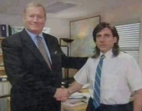 Yo recibiendo el certificado del curso que no entendí