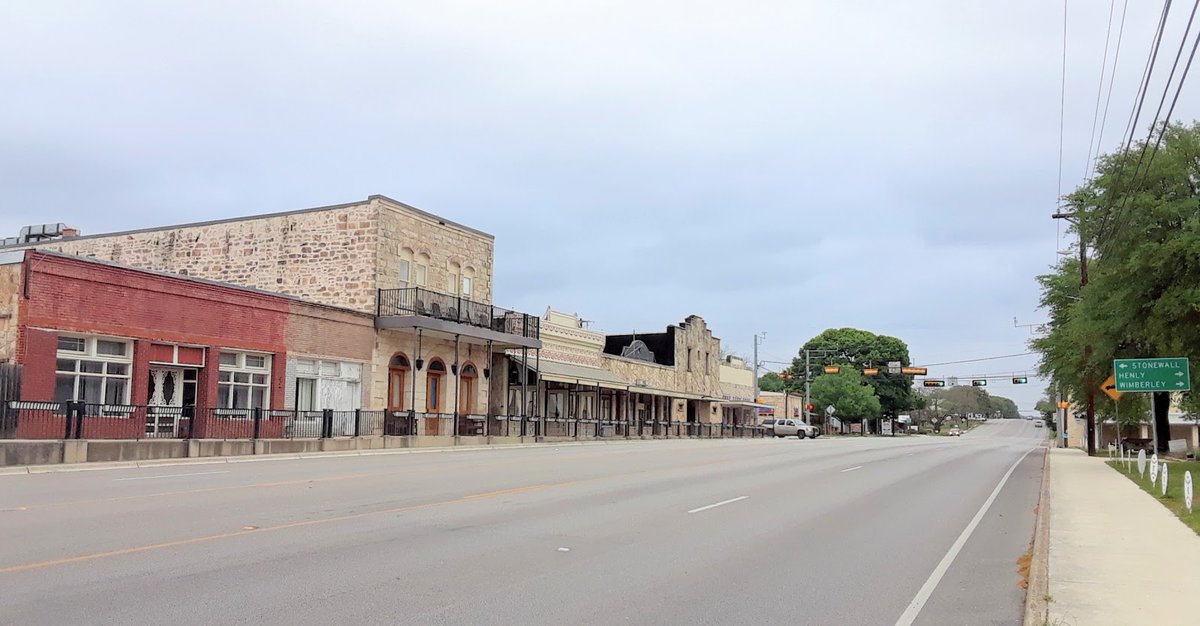 New town every hour on Twitter "Blanco, Texas Population 2,071 Photos