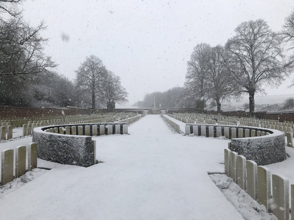 sommecourt's tweet photo. The battlefields in winter - snow falls at Ancre British Cemetery on the Somme. #DailyBattlefields https://t.co/OTT66wRadV