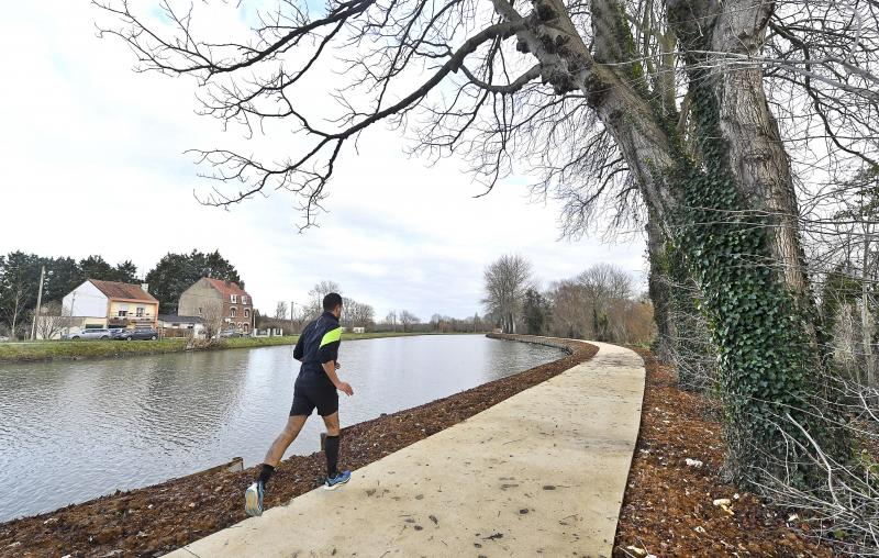 L’Eurovelo 5 (Londres à Brindisii) entre @villesaintomer et <a href="/villedarques/">Ville d'Arques</a>  bientôt achevée par <a href="/pasdecalais62/">pasdecalais62</a> 
"Les revêtements lisses de type enrobé ou béton permettent la circulation aisée de tous les modes de circulation douce."👍

swll.to/iI6aGii