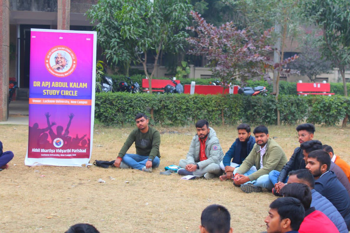 RudraPratapUoL's tweet image. आज अखिल भारतीय विद्यार्थी परिषद लखनऊ उत्तर जिले की लखनऊ विश्वविद्यालय नवीन परिसर इकाई द्वारा डॉ एपीजे अब्दुल कलाम स्टडी सर्किल का शुभारंभ किया गया। #abvplunewcampus 
#abvplko
#studycircle