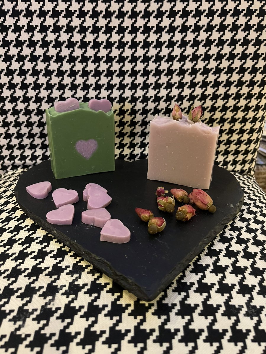 AmandaHeagney's tweet photo. Hearts and roses say βI love youβ @thecarltonsoapcompany #ValentinesDay2023 #MothersDay #coldprocessedsoap #SmallBusiness #gift #giftbox #essentialoils #Soap #iloveyou https://t.co/H0QTiKHt7L